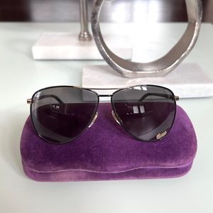 Gucci sunglasses for women - like new